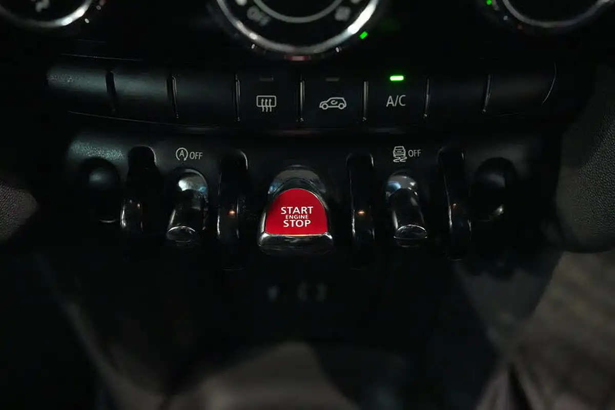 2016-mini-cooper-15-cooper-ss-hatchback-5d-big-34