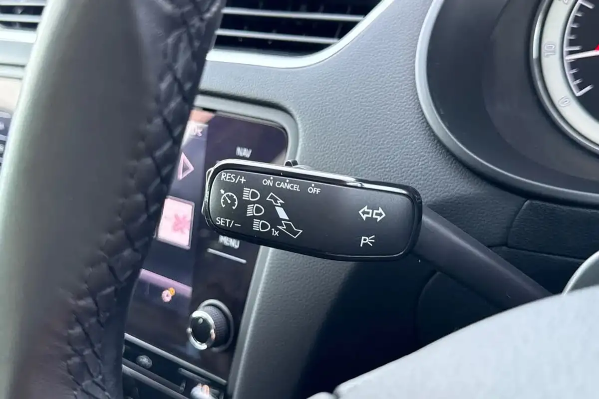 2019-skoda-octavia-20-tsi-se-l-estate-big-40