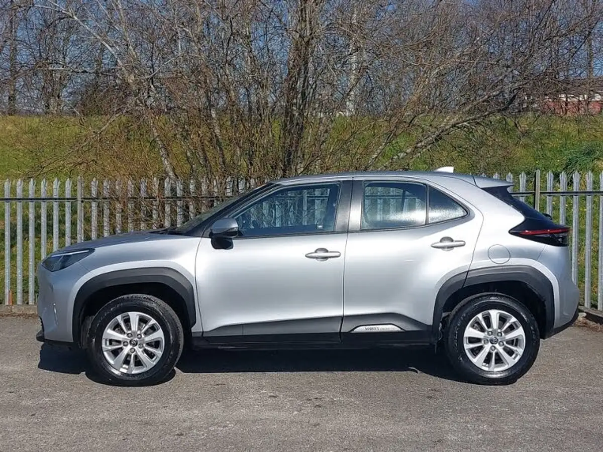 2021-toyota-yaris-cross-15-vvt-i-icon-big-3