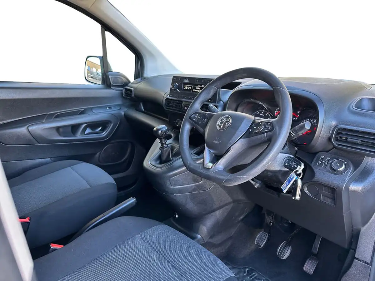 2021-vauxhall-combo-15cdti-dynamic-2300-100pseu6dt-l1h1-panel-big-12