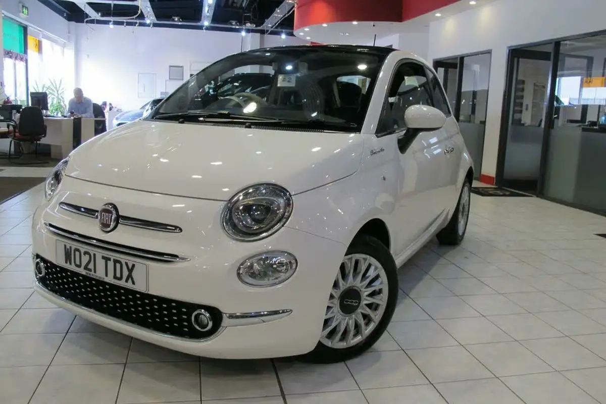 2021-fiat-500-10-dolcevita-big-19
