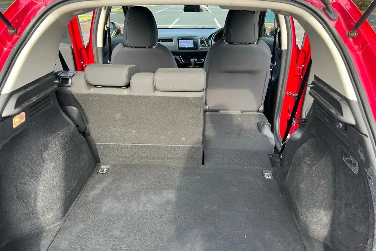 2019-honda-hr-v-15-i-vtec-se-cvt-big-24
