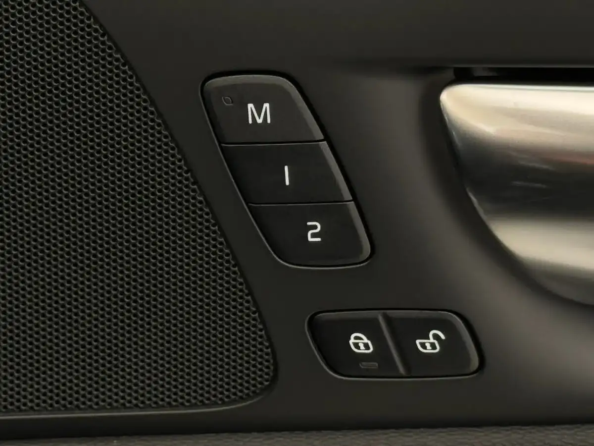 2024-volvo-v60-20-t6-plus-dark-station-wagon-big-22