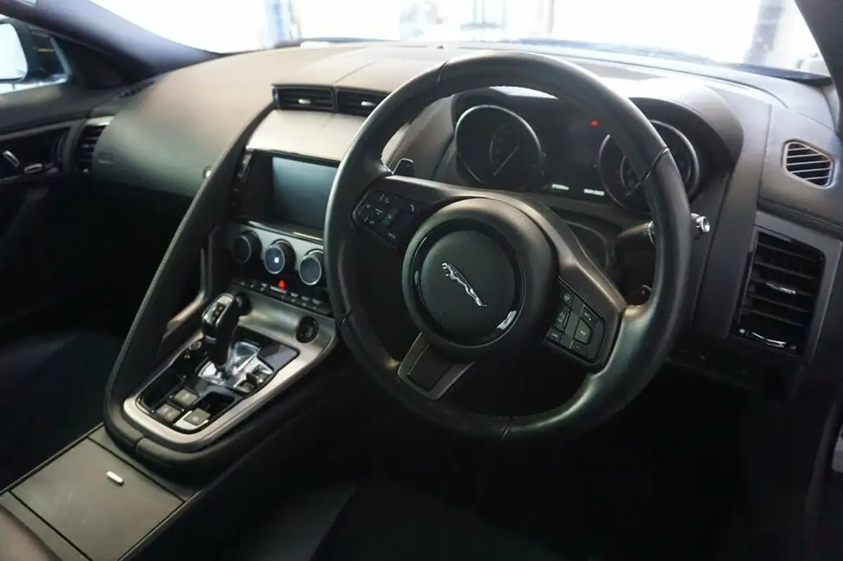 2017-jaguar-f-type-30-v6-sc-coupe-auto-big-17