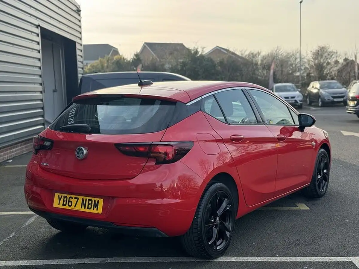2017-vauxhall-astra-14i-sri-hatchback-big-20