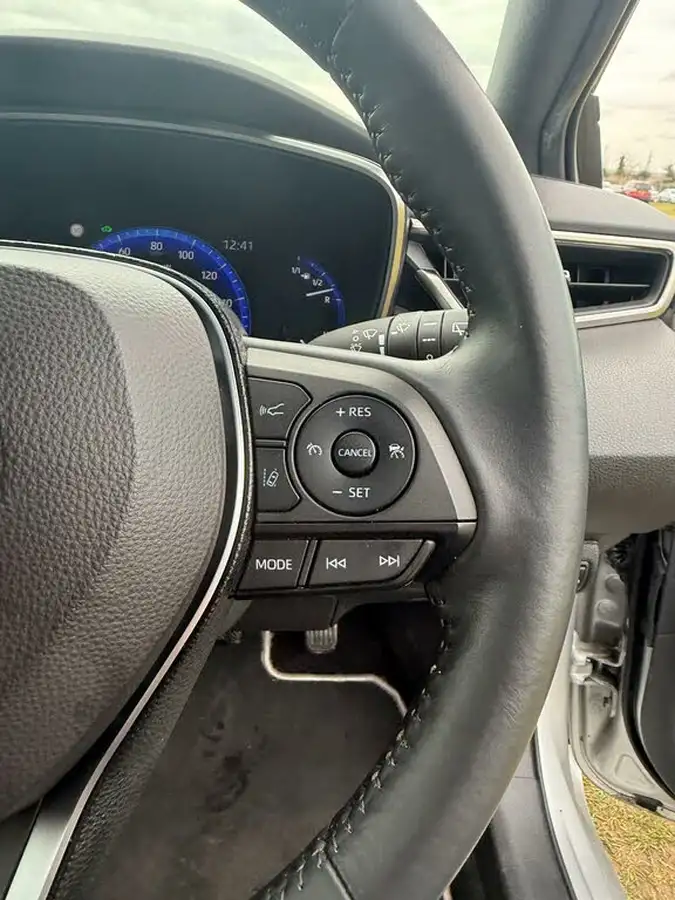2020-toyota-corolla-18-vvt-i-icon-tech-spare-wheel-hatchback-5d-big-11