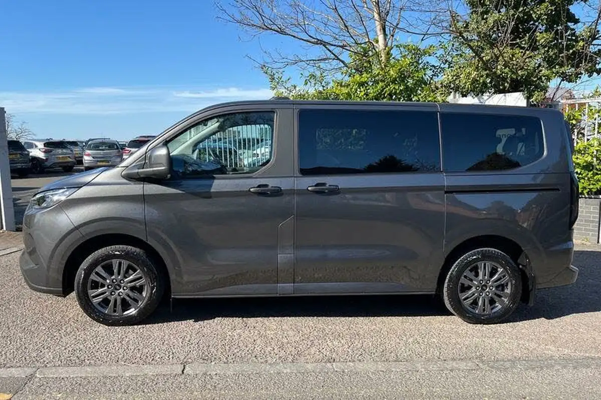2024-ford-tourneo-custom-25t-340-l1-titanium-224bhp-big-25