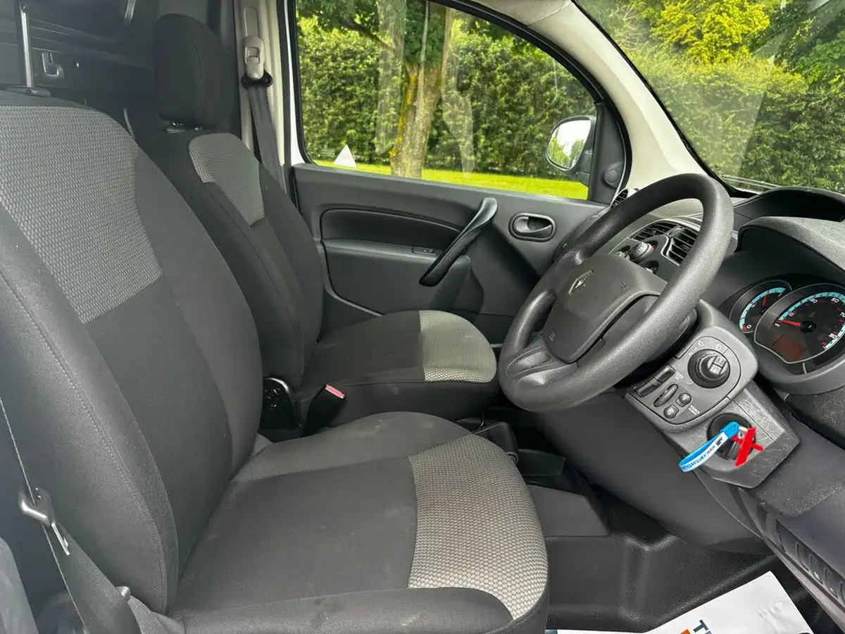 2018-renault-kangoo-maxi-e-maxi-ze33-panel-big-18