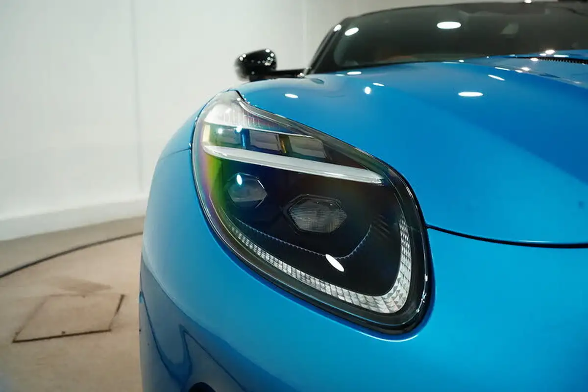 2024-aston-martin-db12-40-v8-auto-euro-6-ss-2dr-big-33