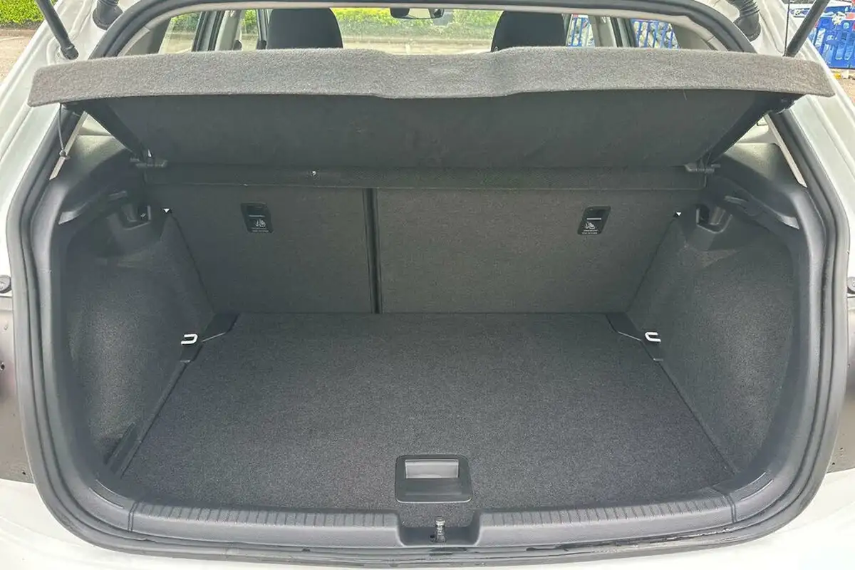 2022-volkswagen-polo-10-tsi-life-dsg-big-43