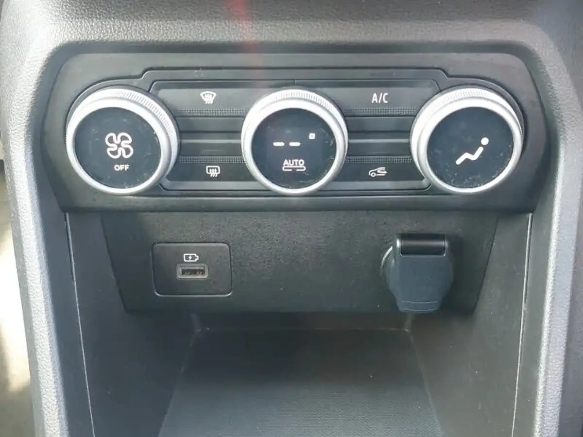 2023-dacia-sandero-stepway-10-tce-journey-90bhp-big-15