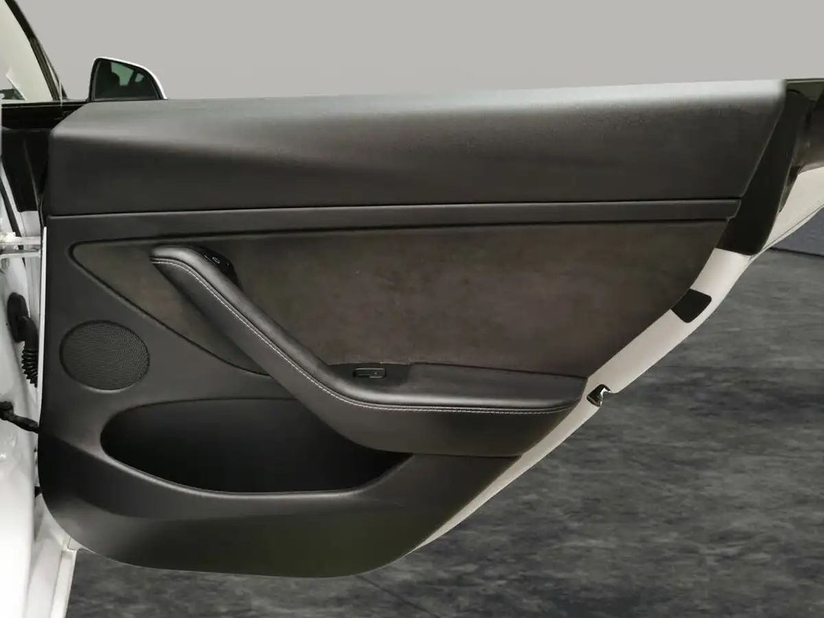 2022-tesla-model-3-e-long-range-big-28