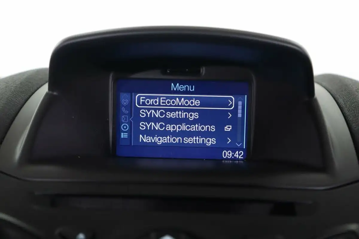 2017-ford-fiesta-10t-st-line-with-nav-125ps-3d-big-46