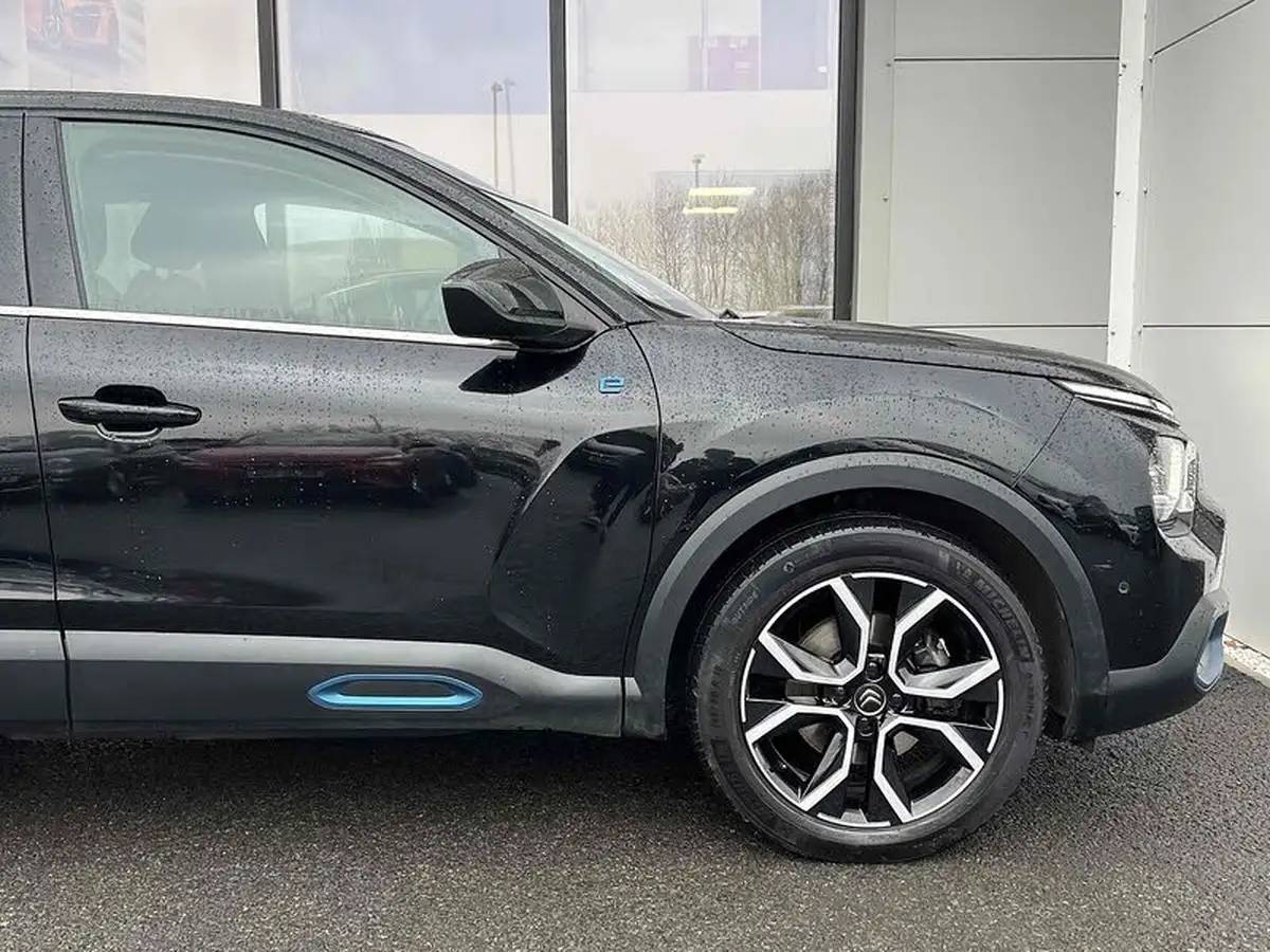 2022-citroen-c4-e-shine-big-6