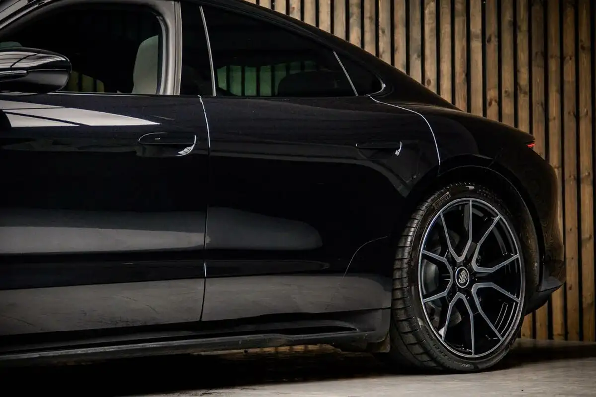 2023-porsche-taycan-e-4s-530ps-big-15
