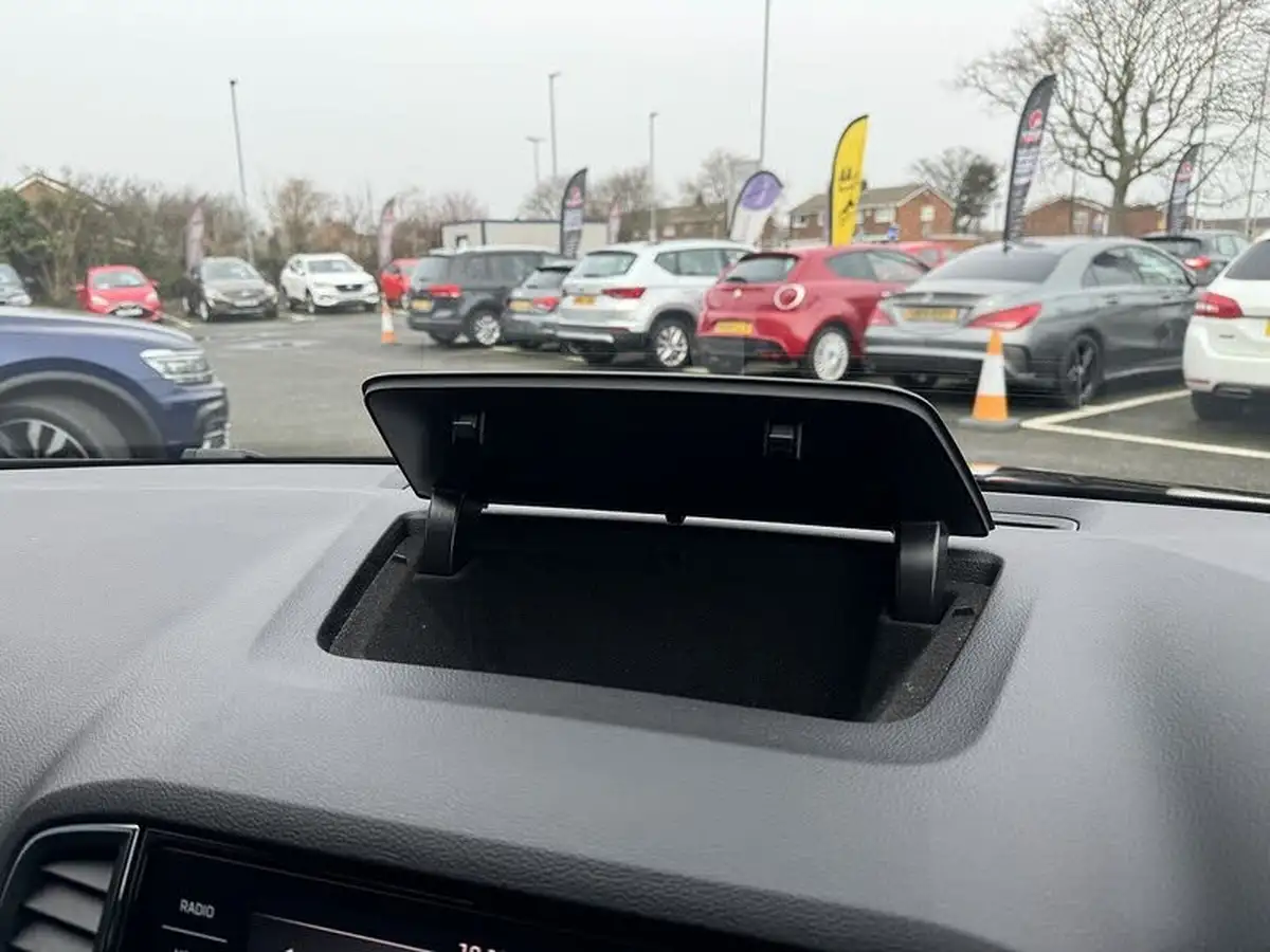 2018-skoda-karoq-16tdi-se-scr-1596cc-big-44