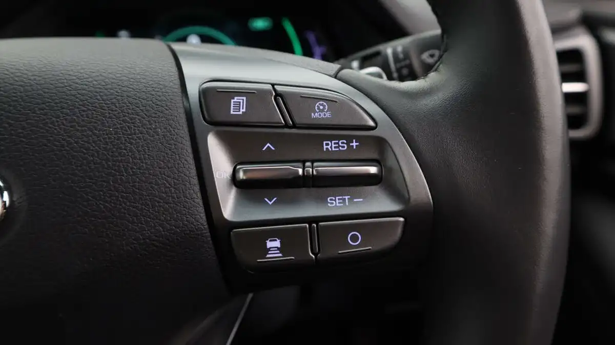 2021-hyundai-ioniq-16-gdi-premium-hybrid-big-25