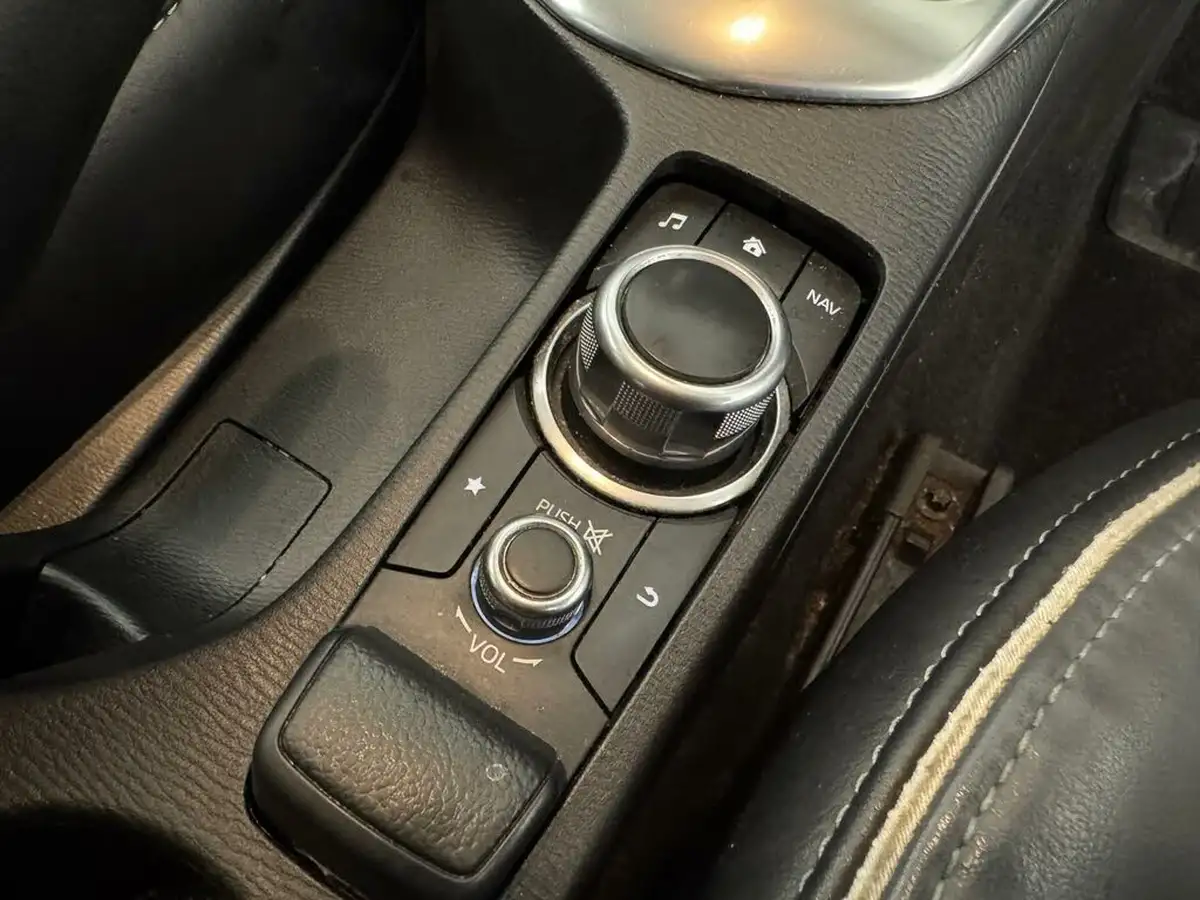 2021-mazda-mazda2-15-skyactiv-g-gt-sport-nav-light-stone-big-27
