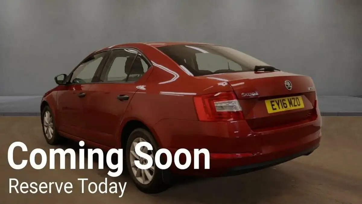 2016-skoda-octavia-16tdi-hatchback-dsg-big-2