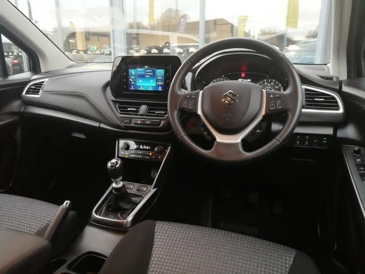 2023-suzuki-s-cross-14-boosterjet-motion-big-2