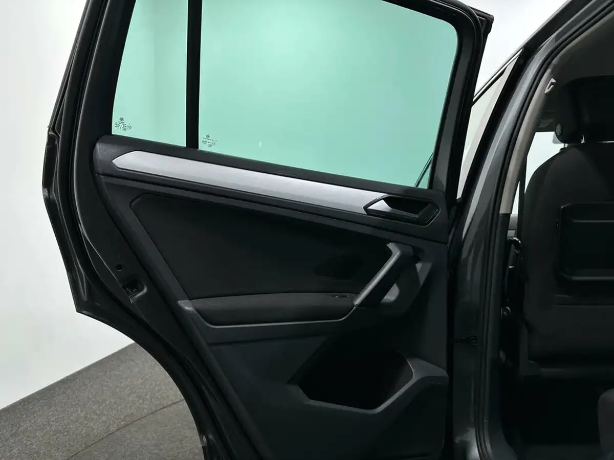2016-volkswagen-tiguan-20tdi-se-navigation-150ps-bmt-big-40