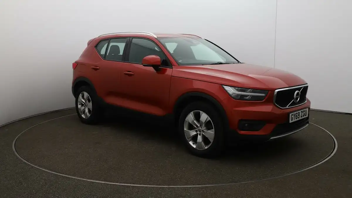 2019-volvo-xc40-20-t4-momentum-pro-big-1