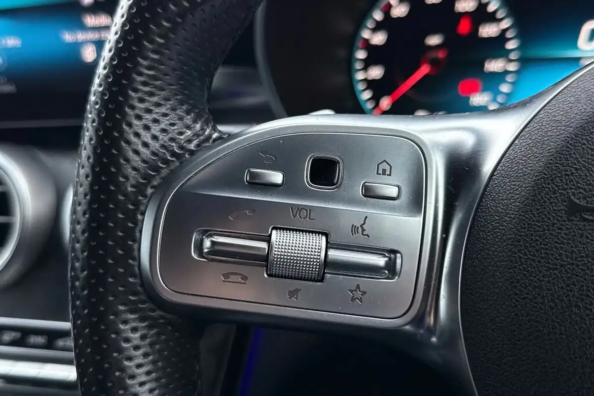 2020-mercedes-benz-glc-class-20d-glc300d-amg-line-premium-coupe-4d-big-40
