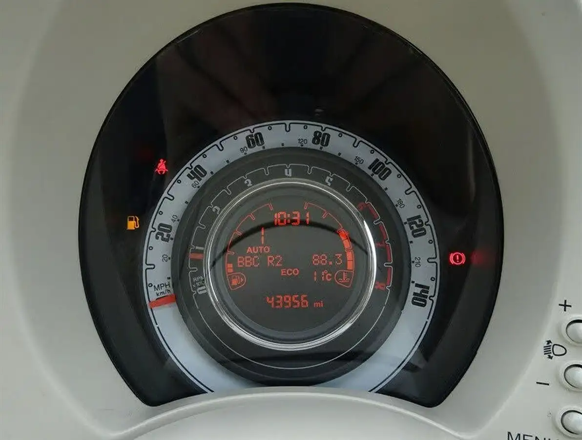 2015-fiat-500c-12-lounge-ss-dualogic-big-27
