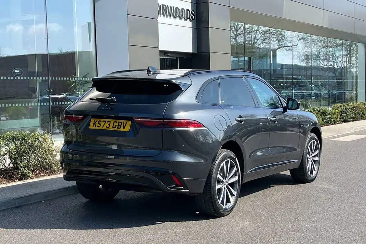 2023-jaguar-f-pace-20-d200-r-dynamic-se-black-big-12