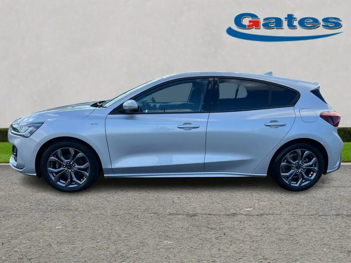 2023-ford-focus-10t-st-line-125ps-hatchback-big-3