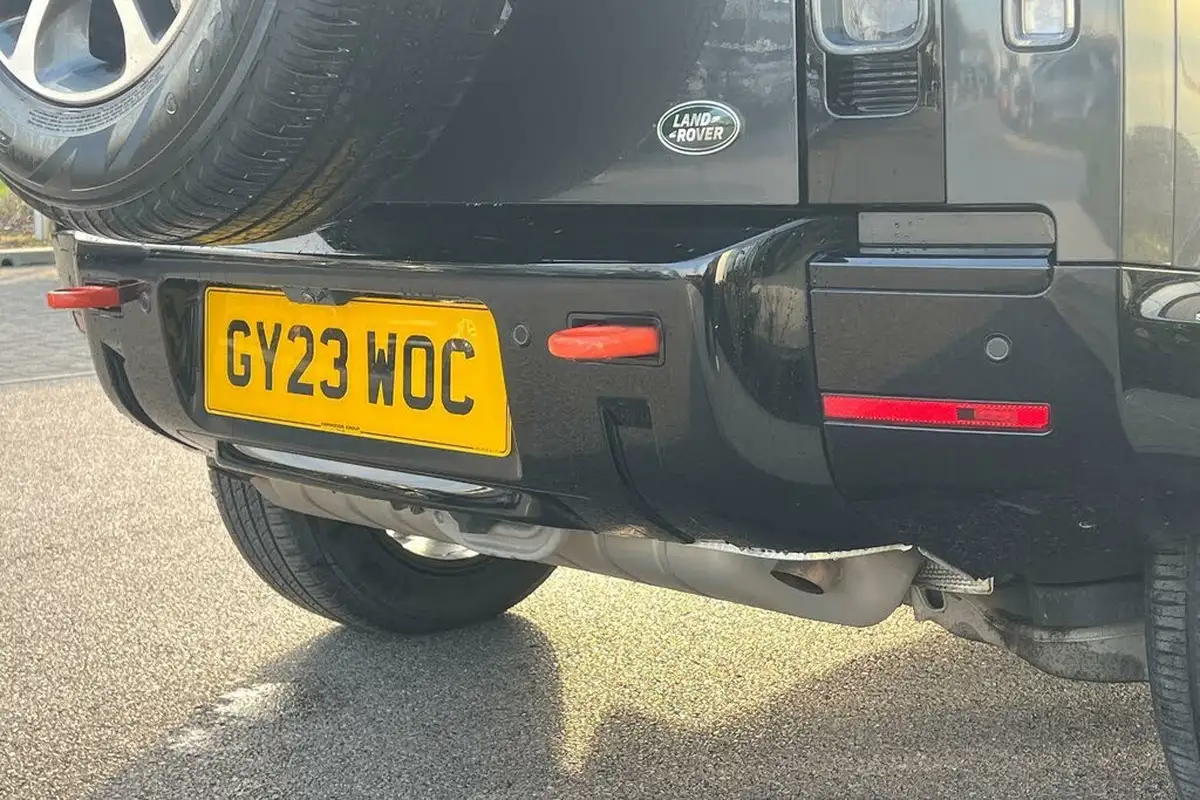 2023-land-rover-110-defender-20-p400e-x-big-21