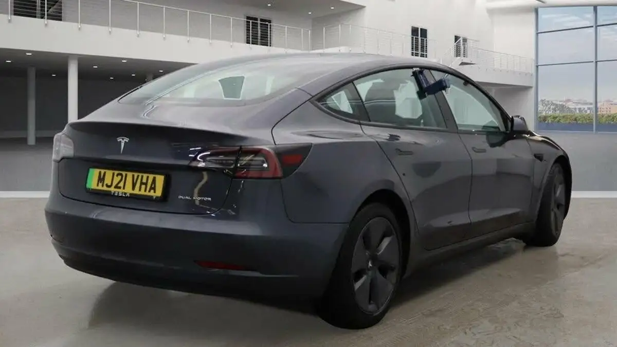 2021-tesla-model-3-e-long-range-4x4-big-3