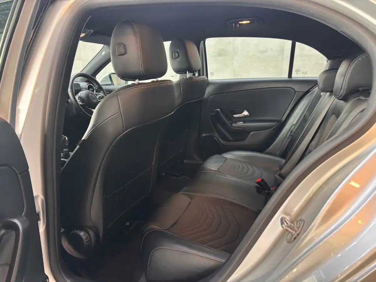 2021-mercedes-benz-a-class-13-a180-se-big-18
