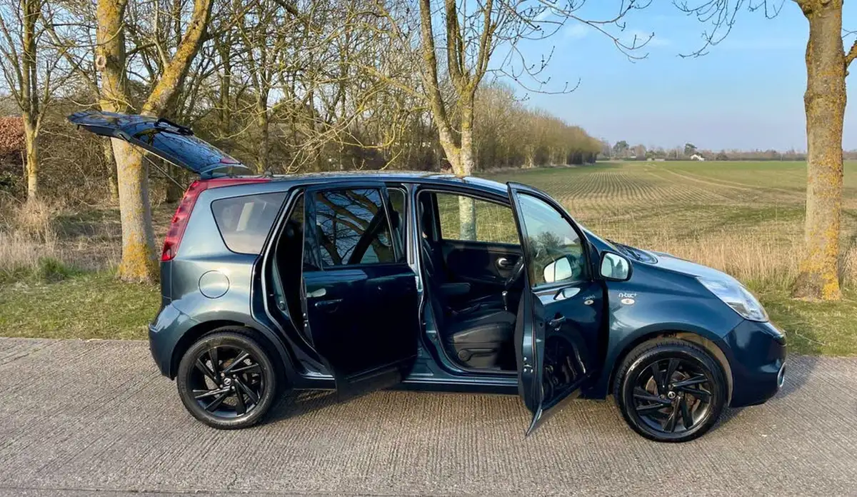 2012-nissan-note-14-n-tec-big-16