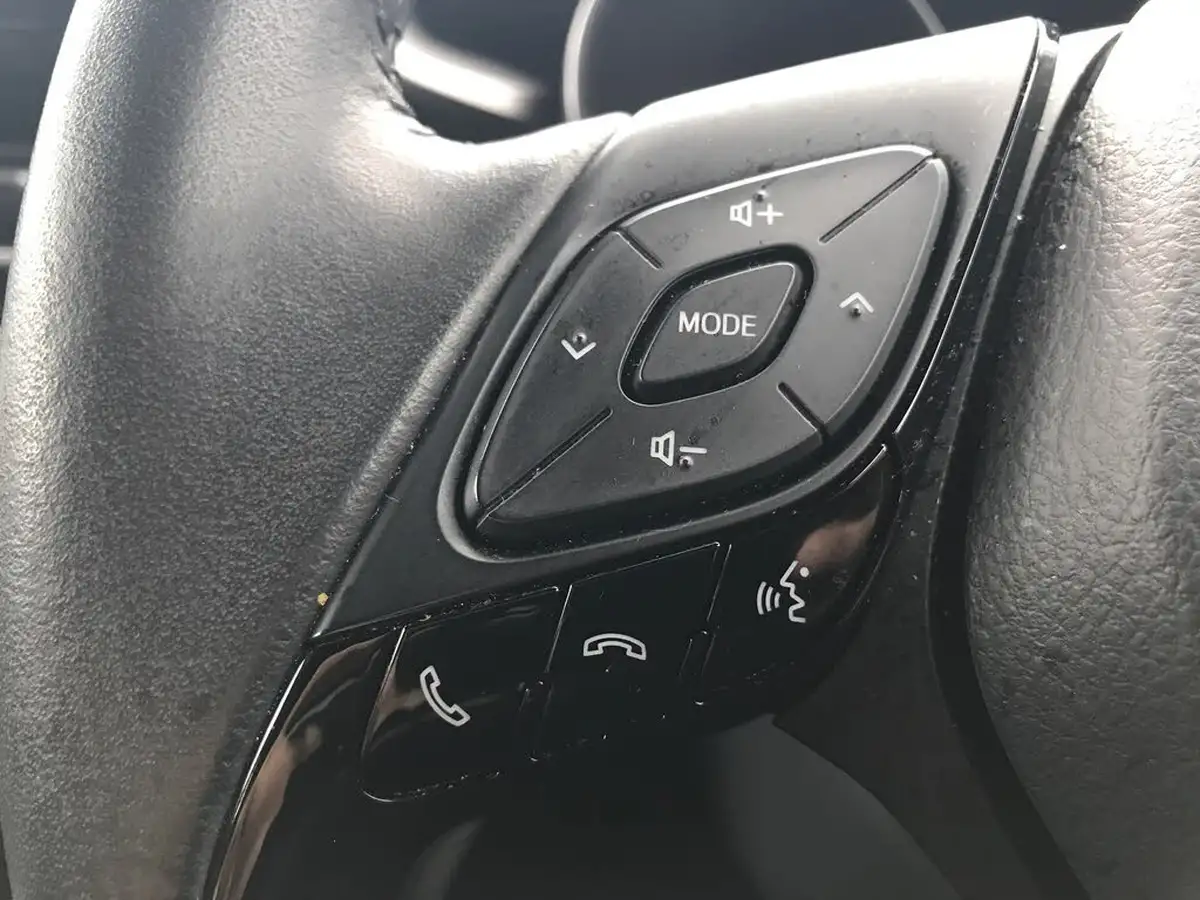 2022-toyota-c-hr-18-vvt-i-icon-big-21