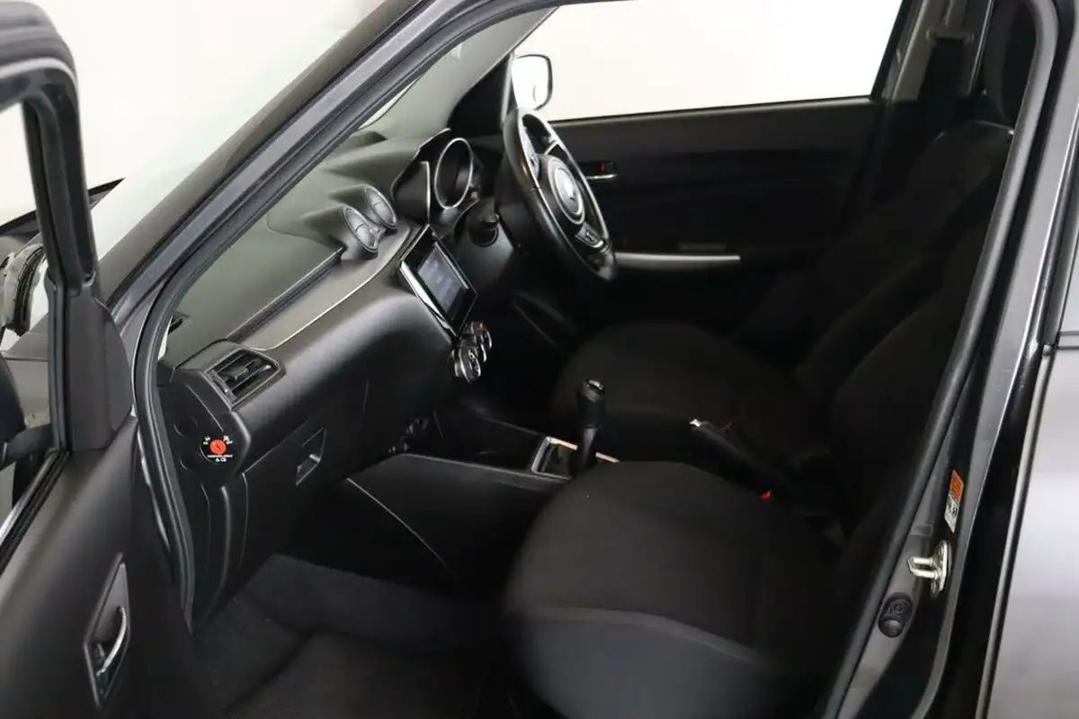 2022-suzuki-swift-12-dualjet-sz5-big-11