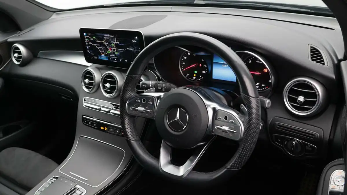 2019-mercedes-benz-glc-class-20d-glc220d-amg-line-station-wagon-5d-4matic-plus-big-9