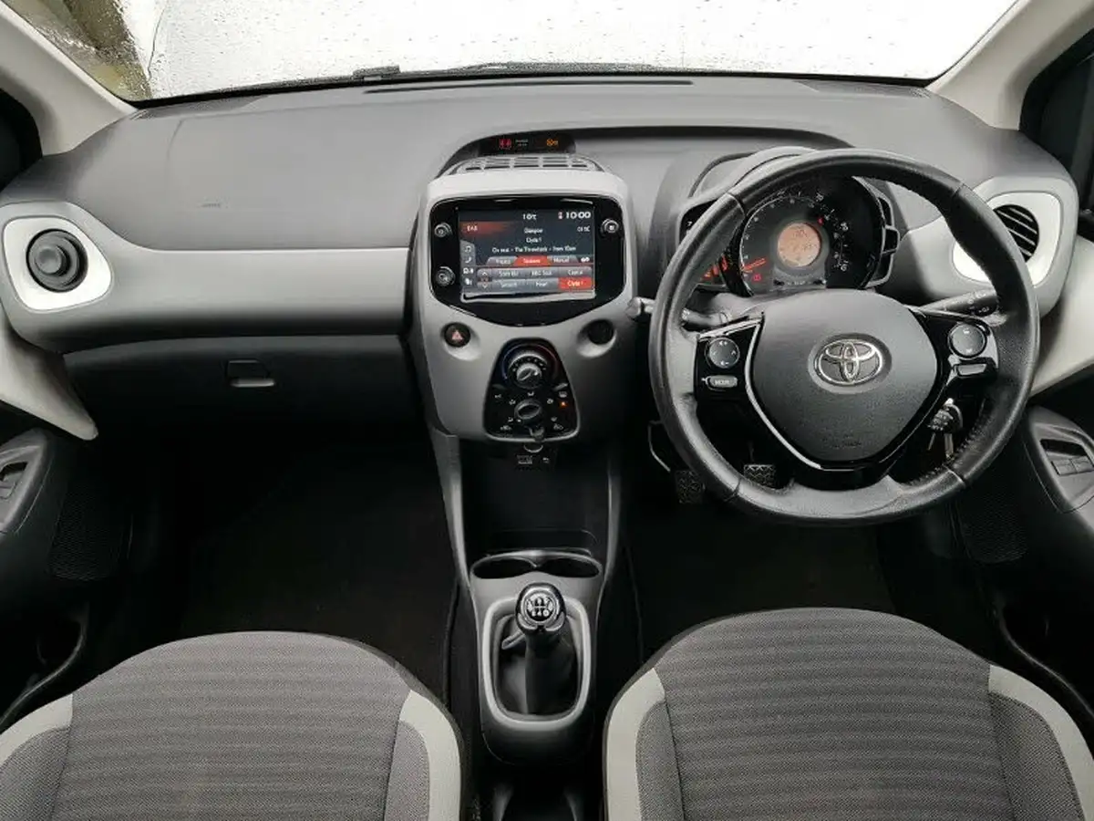 2020-toyota-aygo-10-vvt-i-x-play-big-2