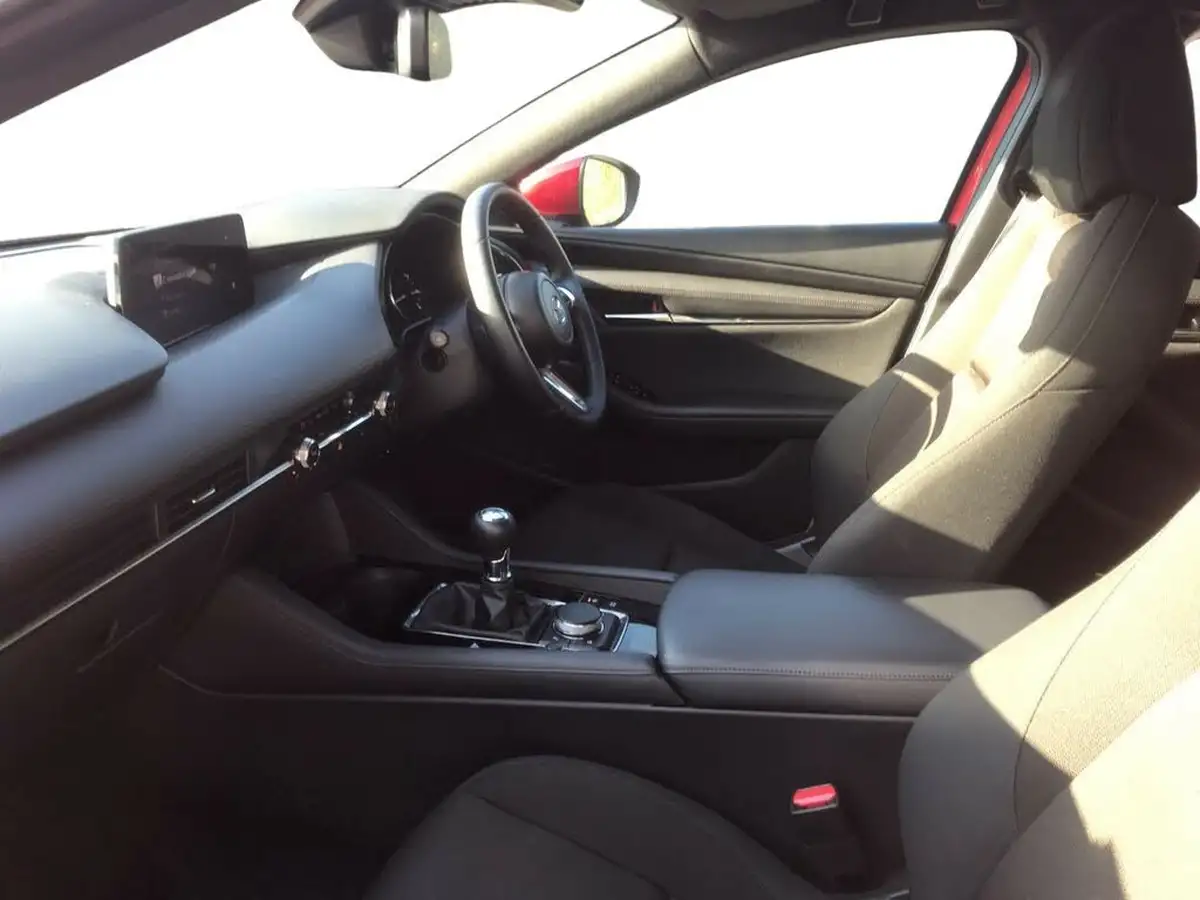 2024-mazda-mazda3-20-e-skyactiv-x-centre-line-big-9