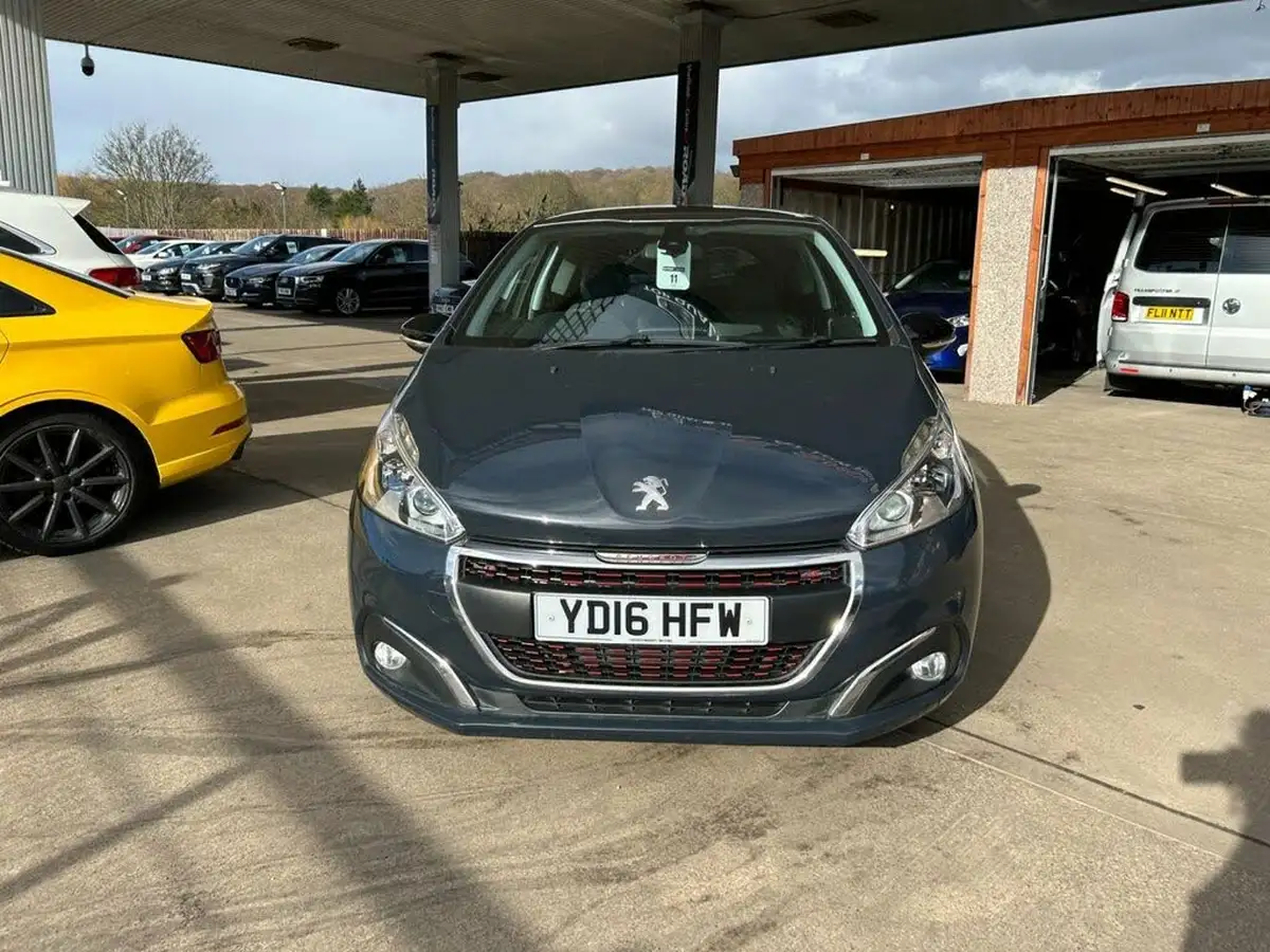2016-peugeot-208-16bluehdi-gt-line-100bhp-non-ss-3d-big-8