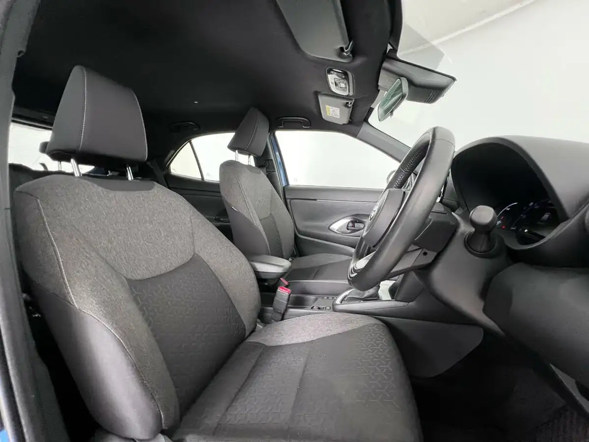2022-toyota-yaris-15-vvt-i-design-panoramic-roof-big-13