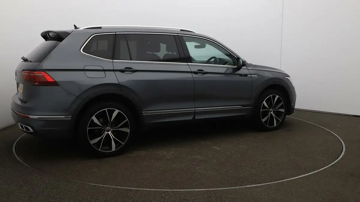 2024-volkswagen-tiguan-allspace-15-tsi-r-line-big-52
