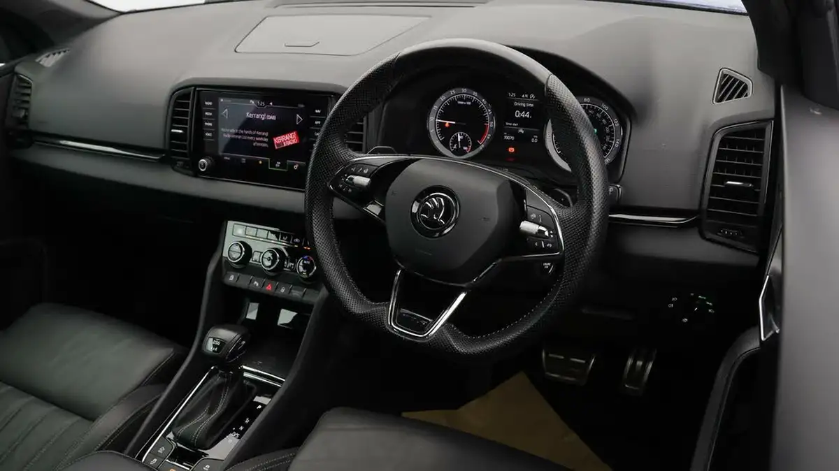 2021-skoda-karoq-20tdi-sportline-150ps-4x4-dsg-big-8