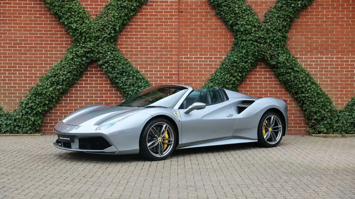 2016-ferrari-488-39-488-spider-big-2