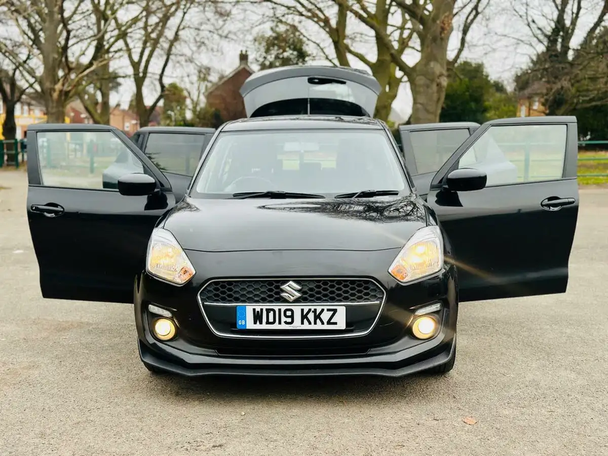 2019-suzuki-swift-12-dualjet-attitude-big-9