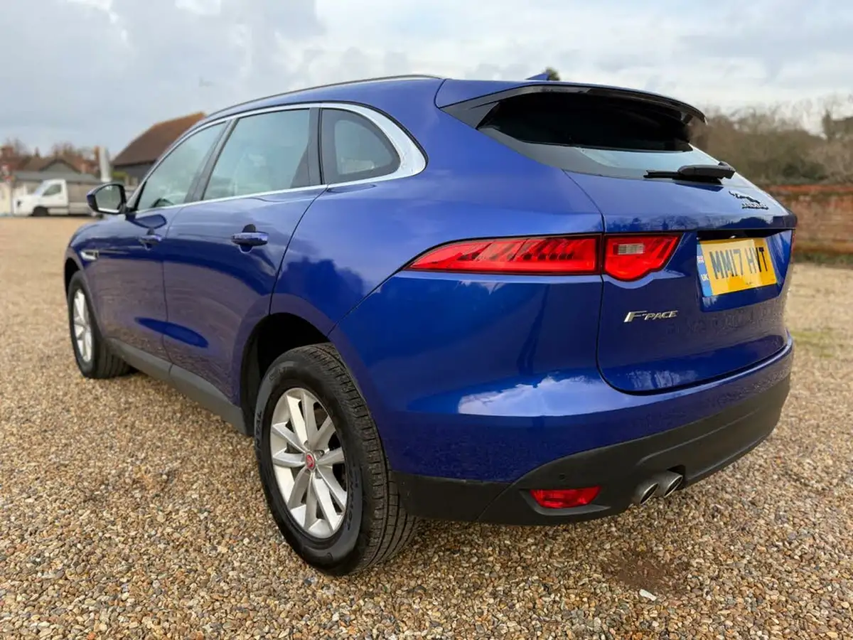 2017-jaguar-f-pace-20-i4d-prestige-180ps-awd-ss-auto-big-8
