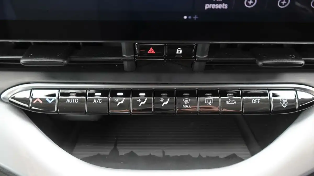 2022-fiat-500-e-icon-117bhp-big-12