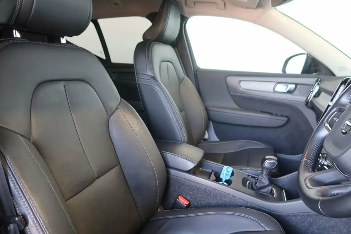 2021-volvo-xc40-15-t3-inscription-161bhp-big-12