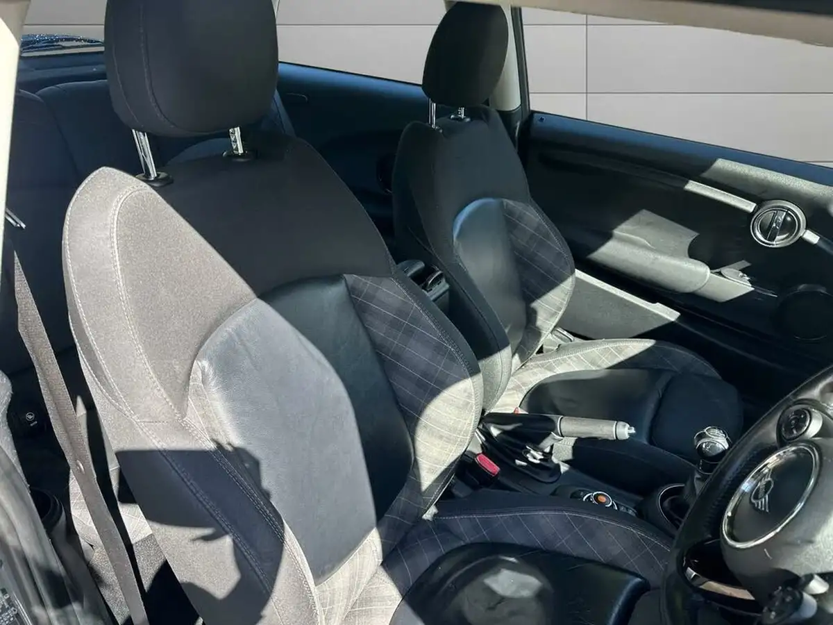 2019-mini-cooper-15-cooper-classic-hatchback-3d-big-6