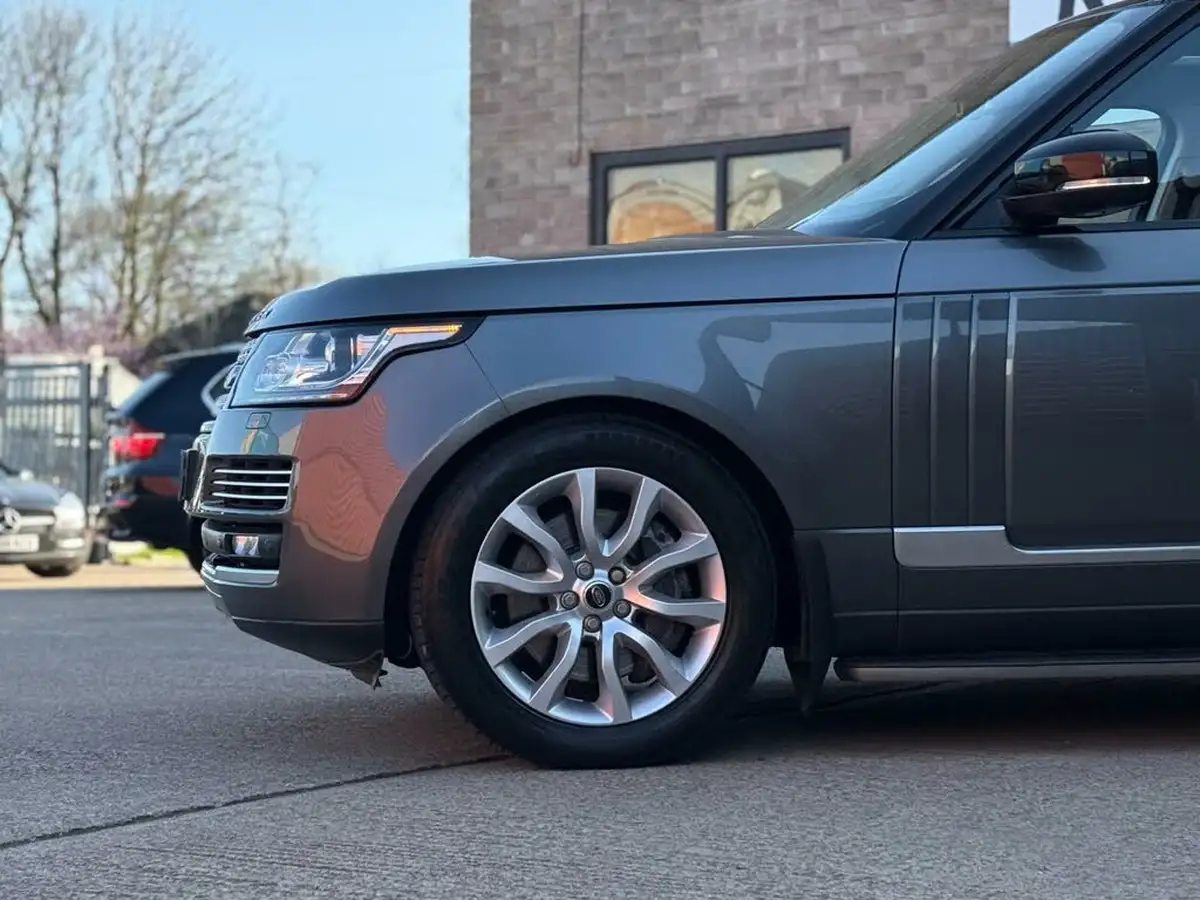 2013-land-rover-range-rover-44-sdv8-autobiography-big-9